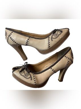 VINTAGE Y2K BONGO STITCHED EMBROIDERED LEATHER HIGH HEELS